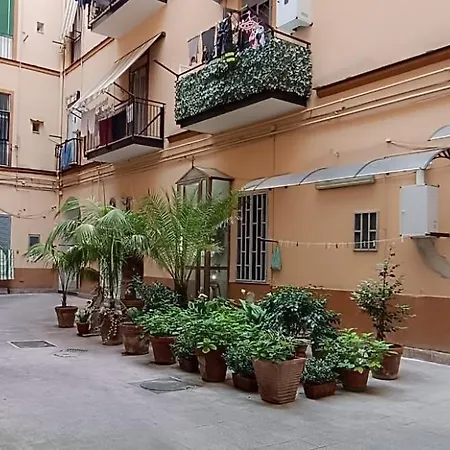 Gennarino Apartament Neapol